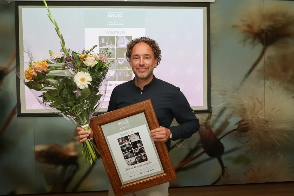 Foto van Peter van der Lingen met de Vakprijs Award 2024